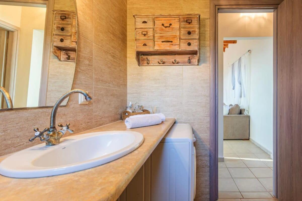 Mani Panoramic Seaviews - Luxury Summer Haven Lévktron Екстериор снимка