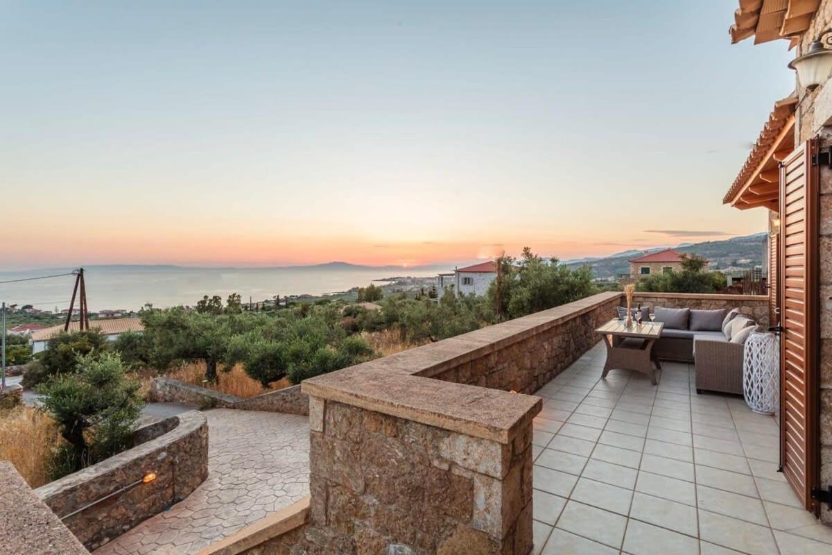 Mani Panoramic Seaviews - Luxury Summer Haven Lévktron Екстериор снимка